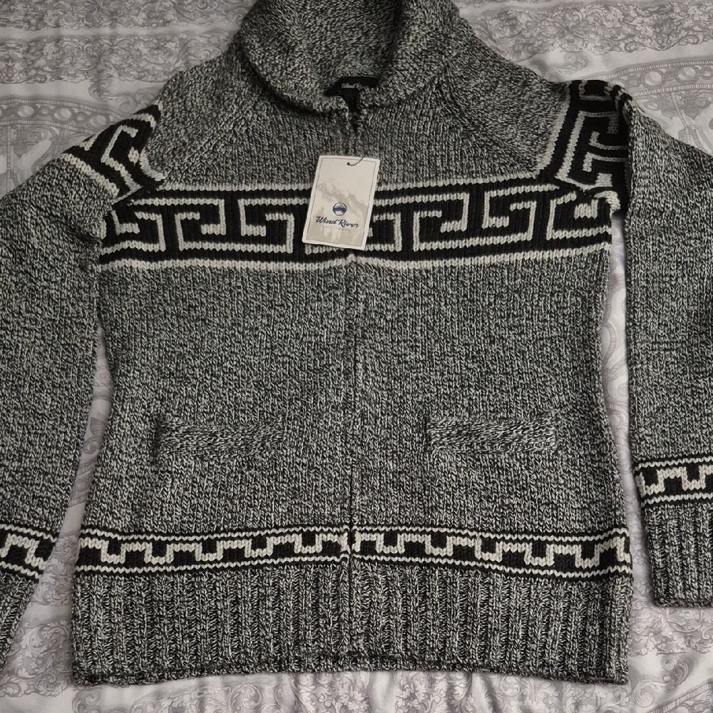 Black and White Patterned Women's Sweater
